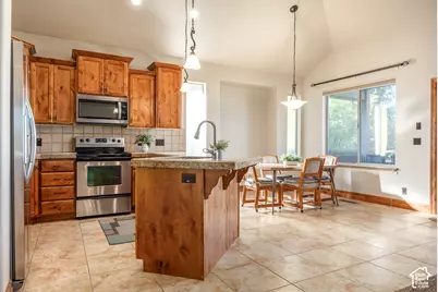 10771 N Village Dr, Highland, UT 84003 - Photo 9