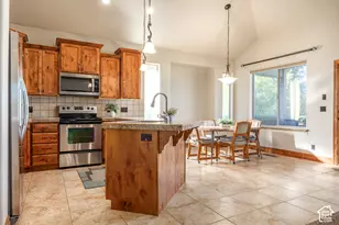 10771 N Village Dr, Highland, UT 84003 - Photo 9