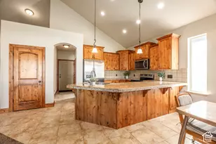 10771 N Village Dr, Highland, UT 84003 - Photo 11