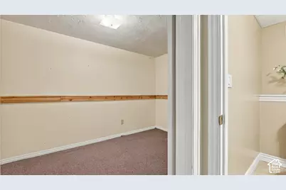102 E 1150 N, Layton, UT 84041 - Photo 17