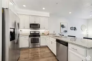 986 W Cyan Valley Way S, Bluffdale, UT 84065 - Photo 11
