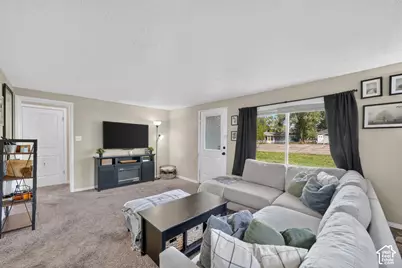 562 Kirk St, Layton, UT 84041 - Photo 5