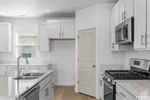 578 N Buffalo Grass Ln, Lindon, UT 84042 - Photo 9