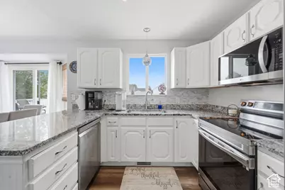 5056 W Van Cott Peak Dr, Riverton, UT 84096 - Photo 9
