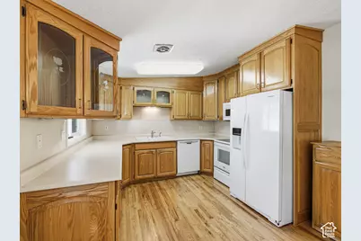 1934 W Lindsay Dr S, Taylorsville, UT 84129 - Photo 15