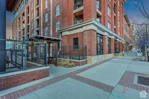 328 W 200 S, Salt Lake City, UT 84101 - Photo 29