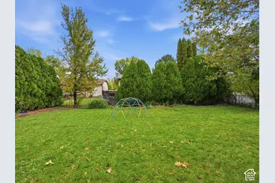 975 S 200 E, Layton, UT 84041 - Photo 33