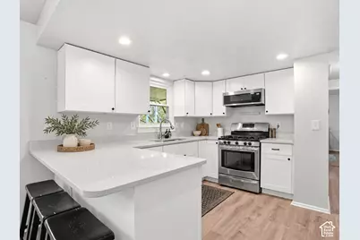 975 S 200 E, Layton, UT 84041 - Photo 9