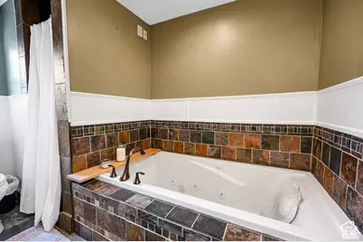 263 E 300 N, Smithfield, UT 84335 - Photo 9