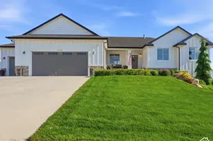 1058 E 300 S, Smithfield, UT 84335 - Photo 1