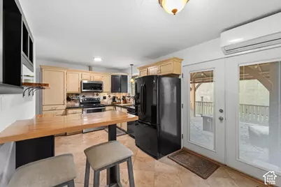 5698 S Mirkwood Ln, Taylorsville, UT 84129 - Photo 9