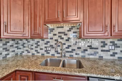 447 E 550 S, Bountiful, UT 84010 - Photo 13