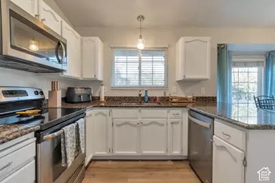 802 E Tara Cir, Midvale, UT 84047 - Photo 11