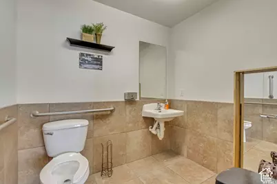 1187 S 1800 W #UNIT 4, Woods Cross, UT 84087 - Photo 17