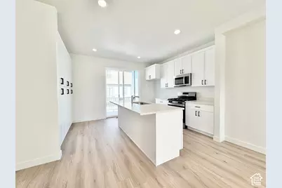 1650 N Main St, Layton, UT 84041 - Photo 9