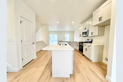 1650 N Main St, Layton, UT 84041 - Photo 7