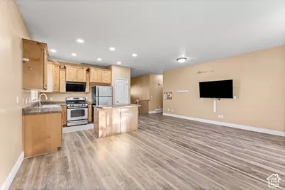 1053 Bellingham Ct, North Salt Lake, UT 84054 - Photo 15