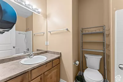 1053 Bellingham Ct, North Salt Lake, UT 84054 - Photo 17
