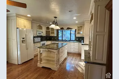 8376 S Red River Rd, Sandy, UT 84093 - Photo 7