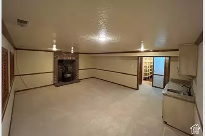 8376 S Red River Rd, Sandy, UT 84093 - Photo 23