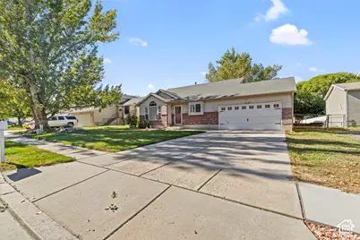 1501 N 2225 W, Clinton, UT 84015 - Photo 3