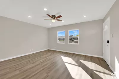 560 W 5000 S, Washington Terrace, UT 84405 - Photo 7