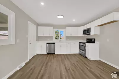 560 W 5000 S, Washington Terrace, UT 84405 - Photo 9