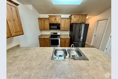 169 W 2050 N, Harrisville, UT 84414 - Photo 5