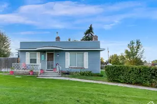 310 S Center St, Santaquin, UT 84655 - Photo 1