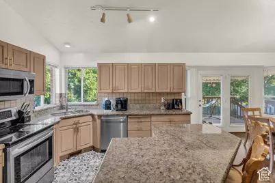 846 E Holroyd Dr S, South Ogden, UT 84403 - Photo 7