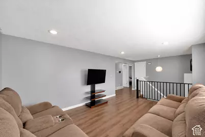 574 W 1950 N, Clinton, UT 84015 - Photo 5
