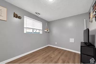 574 W 1950 N, Clinton, UT 84015 - Photo 11