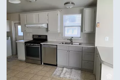 121 W 8835 S #12, Sandy, UT 84070 - Photo 5
