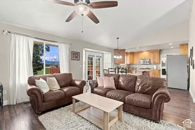 11192 S Crescent Vista Ln W, Sandy, UT 84070 - Photo 7