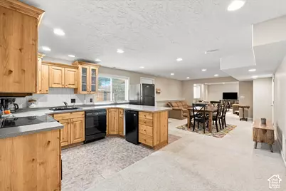 11192 S Crescent Vista Ln W, Sandy, UT 84070 - Photo 29