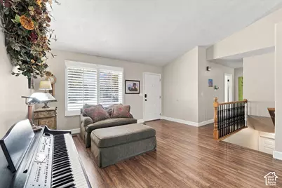 11192 S Crescent Vista Ln W, Sandy, UT 84070 - Photo 5