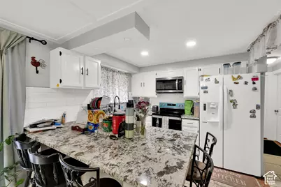 5727 S Carranza Dr W, Taylorsville, UT 84129 - Photo 7