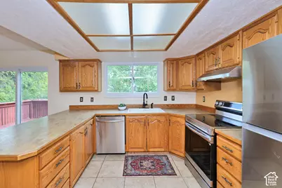 8489 S 2700 W, West Jordan, UT 84088 - Photo 13