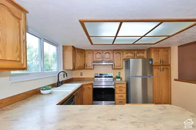 8489 S 2700 W, West Jordan, UT 84088 - Photo 15
