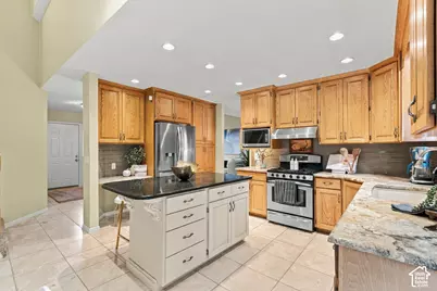 2957 E Lostwood Dr, Sandy, UT 84092 - Photo 7