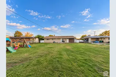 1984 W 3775 S, Roy, UT 84067 - Photo 17