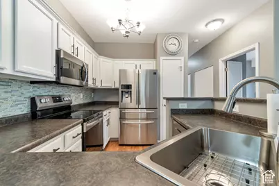 6636 W Blue Iris Dr, West Jordan, UT 84081 - Photo 7