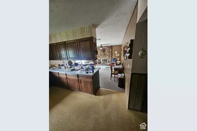 8671 S Tracy Dr, Sandy, UT 84093 - Photo 23