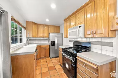 290 S 300 E, American Fork, UT 84003 - Photo 29