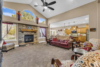 924 W Willowmere, Kaysville, UT 84037 - Photo 5