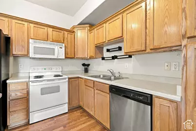 6678 S Pines Point Way, West Jordan, UT 84084 - Photo 11