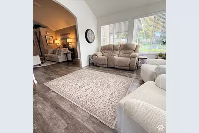1085 E 470 N #B, Lehi, UT 84043 - Photo 11