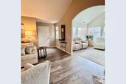 1085 E 470 N #B, Lehi, UT 84043 - Photo 3