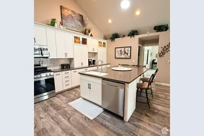 1085 E 470 N #B, Lehi, UT 84043 - Photo 5