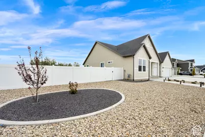 2493 W 2075 S, West Haven, UT 84401 - Photo 3